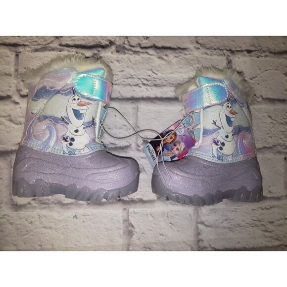NEW Disney’s Frozen Toddler Girl LIGHT UP Winter Snow Boots Size 5 Shoe Purple - Picture 2 of 6